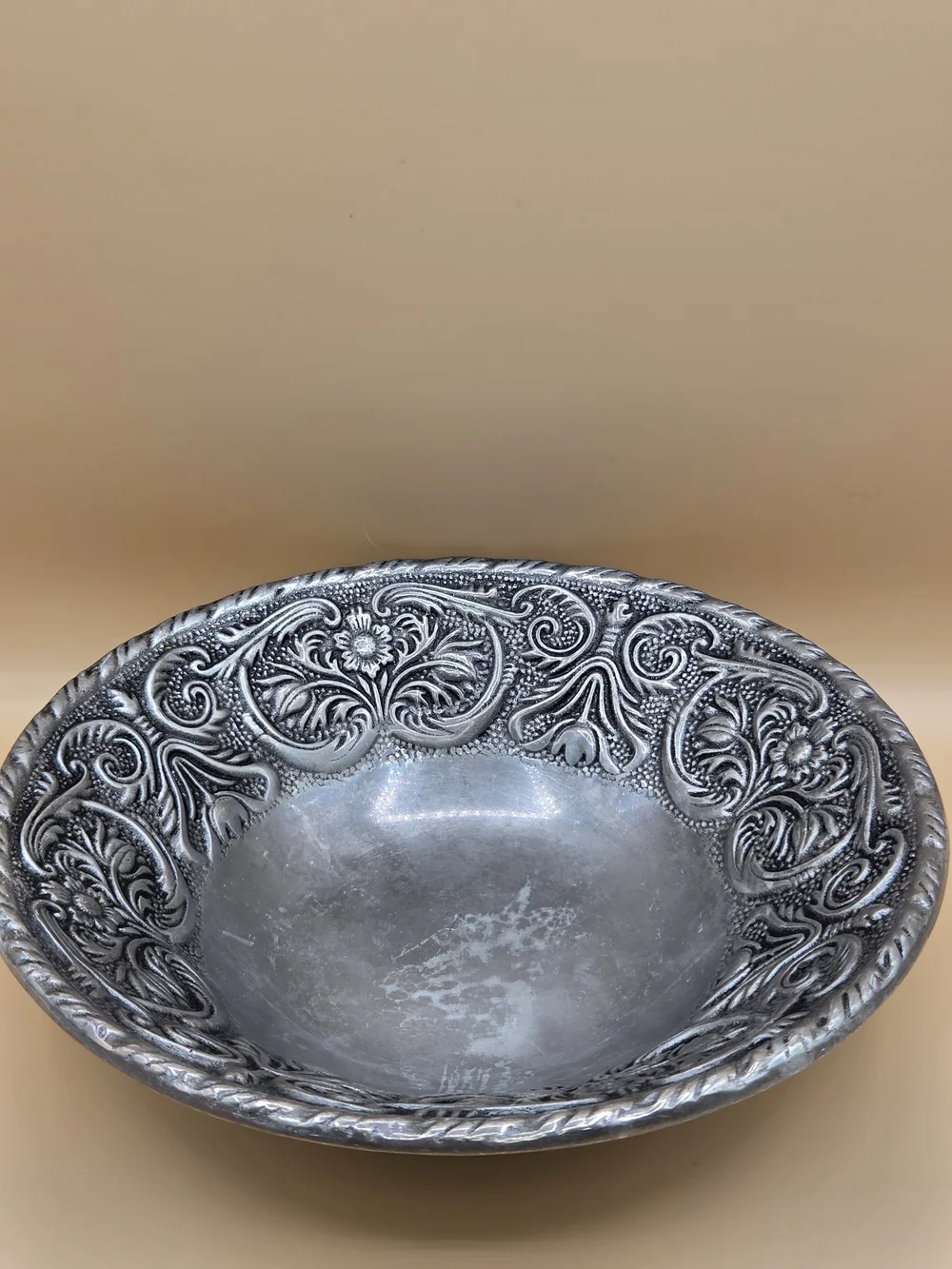 Wilton Armetale Ornate Silver-Tone Embossed Serving Bowl